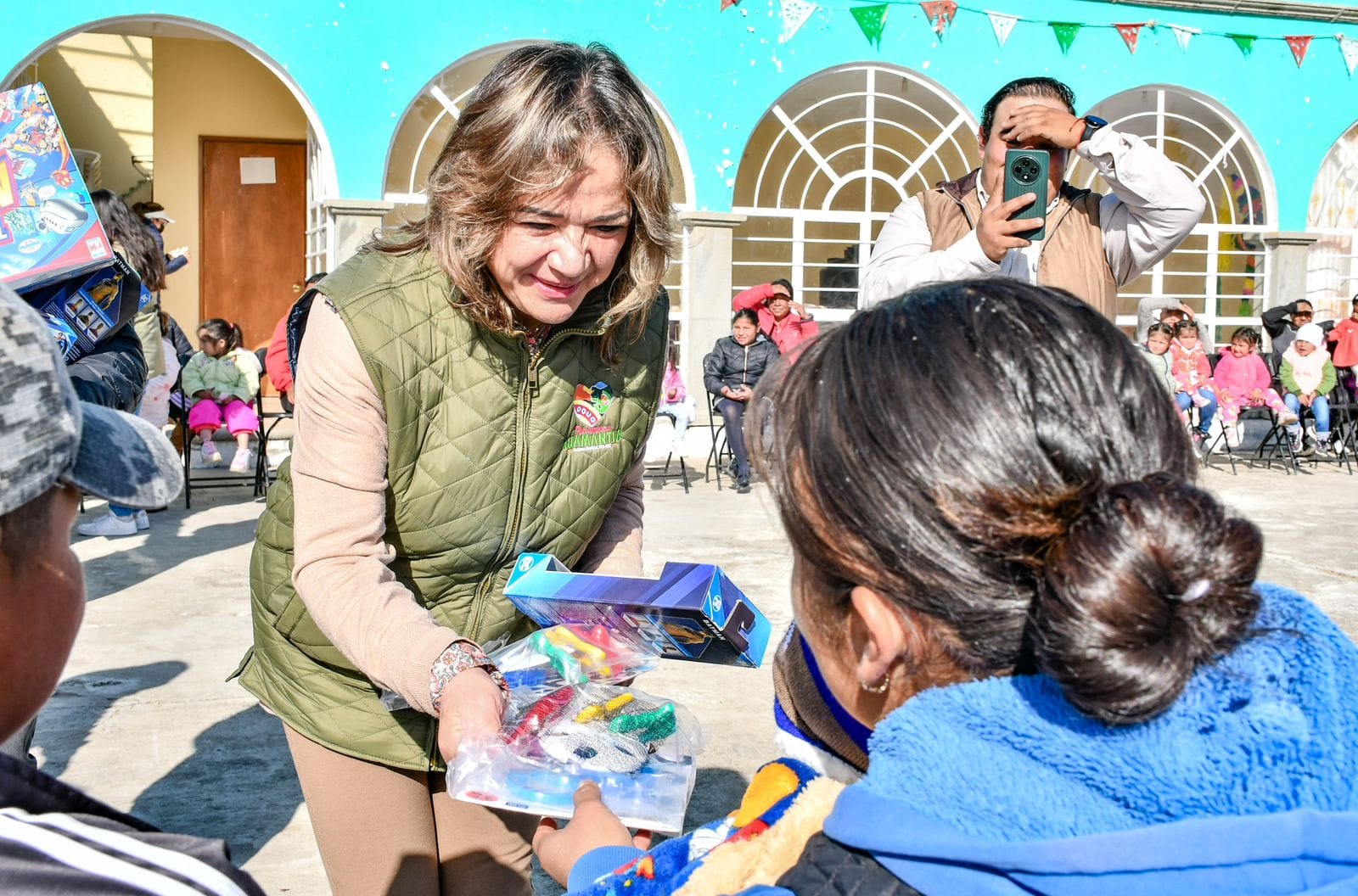 Lleva Chava Santos Caravana de Reyes Magos a todos los rincones de Huamantla